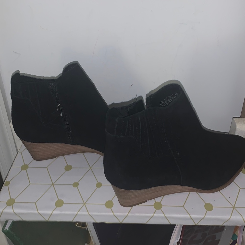 Suede wedges